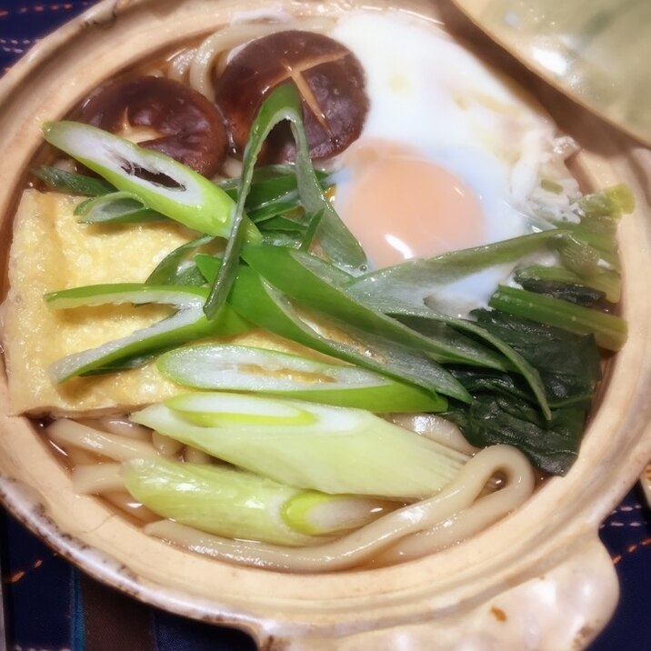 *熱々！土鍋で鍋焼きうどん*